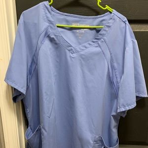 Grey’s Anatomy ceil blue active top 4x